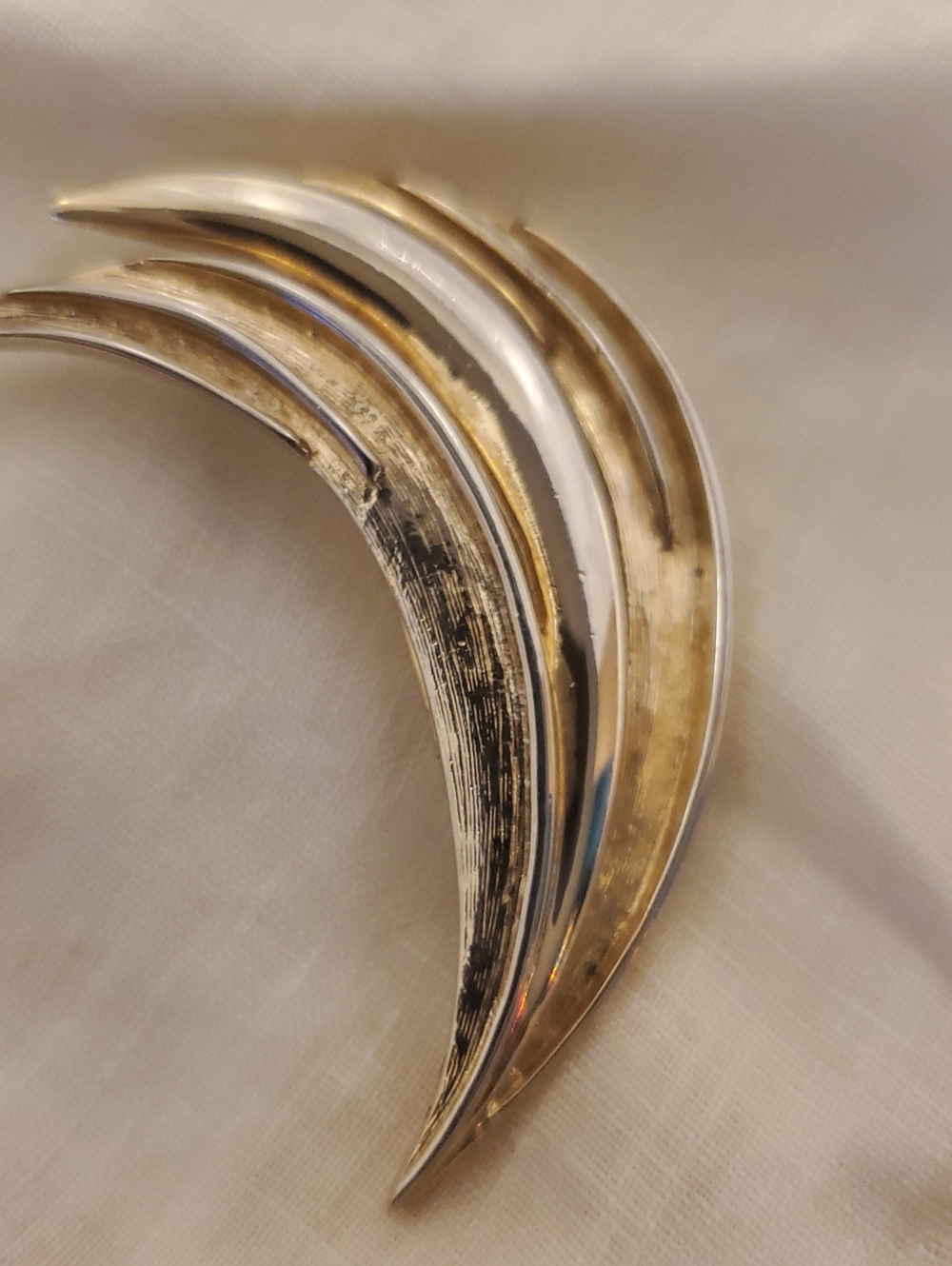 Sarah Coventry Gold Tone Curved Wave Brooch - Women Jewelry